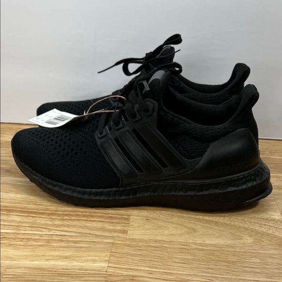 black ultraboost womens